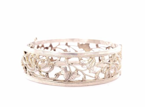 1930's Chinese Solid Silver Chrysanthemum Bangle Bracelet Marked 足紋